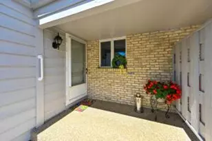 10117 N Gettysburg Ct, Mequon, WI 53092 - Photo 1