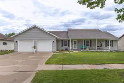 1500  Cliffview Ave, Onalaska, WI 54650 - Photo 1
