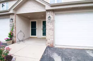 1907 Mallard Pointe Cir, Waukesha, WI 53189 - Photo 1