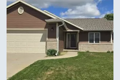 34 S Wyler Dr, Janesville, WI 53536 - Photo 1