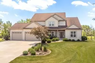 W229N4328 Baker Ct, Pewaukee, WI 53072 - Photo 1