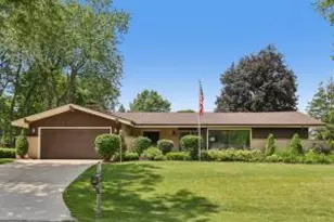 13295 W Old Oak Ct, New Berlin, WI 53151 - Photo 1