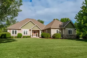 W193N5889 Canary Dr, Menomonee Falls, WI 53051 - Photo 1