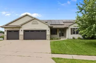 603 Knollwood Dr, Holmen, WI 54636 - Photo 1