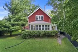 18905 W Linnie Lac Pl, New Berlin, WI 53146 - Photo 1