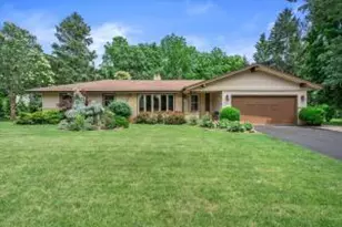 W136N8704 Esquire Rd, Menomonee Falls, WI 53051 - Photo 1