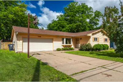 1018  28th St, La Crosse, WI 54601 - Photo 1