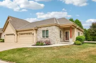 534 Garden Prairie Dr, Waukesha, WI 53186 - Photo 1