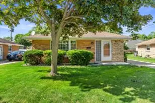 7024 W Lakefield Dr, Milwaukee, WI 53219 - Photo 1