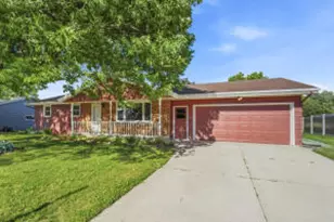 1712 McKinley St, New Holstein, WI 53061 - Photo 1