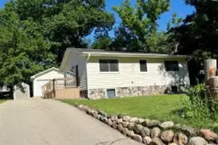 38 Oakwood St, Williams Bay, WI 53191 - Photo 1