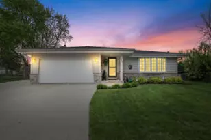 6846 S Juniper Ct, Oak Creek, WI 53154 - Photo 1