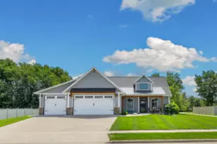 1806 Hudson St, Holmen, WI 54636 - Photo 1
