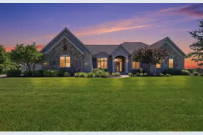 7306 S Stone Hedge Dr, Franklin, WI 53132 - Photo 1
