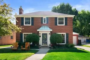 4652 N Wildwood Ave, Whitefish Bay, WI 53211 - Photo 1