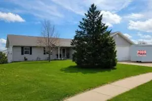 511 Island View Cir, Hustisford, WI 53034 - Photo 1