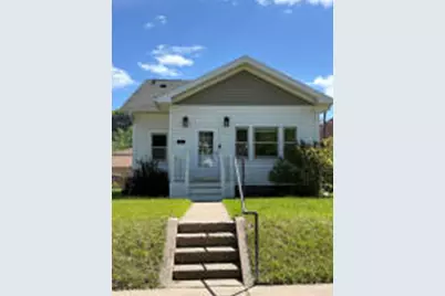 119  24th St, La Crosse, WI 54601 - Photo 1