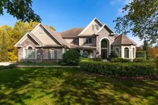 1194 4 Winds Wy, Hartland, WI 53029 - Photo 1