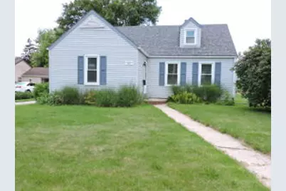 127 N Pleasant Ave, Jefferson, WI 53549 - Photo 1