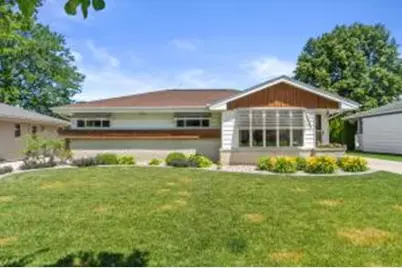 2604 E Dale Ave, Cudahy, WI 53110 - Photo 1