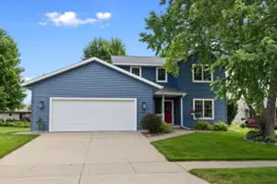 912 Silver Dr, Holmen, WI 54636 - Photo 1