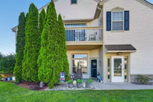 985 Hastings Ct, Racine, WI 53406 - Photo 1