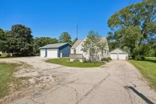 9207 39th Ave, Pleasant Prairie, WI 53142 - Photo 1