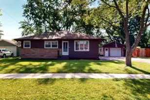 927 Peterson St, Fort Atkinson, WI 53538 - Photo 1