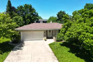 10520 W Monastery Dr, Franklin, WI 53132 - Photo 1