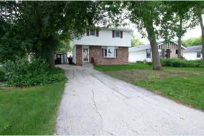 11634 W Dearbourn Ave, Wauwatosa, WI 53226 - Photo 1