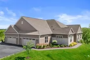 N28W25172 Pkwy Rdg Cir, Pewaukee, WI 53072 - Photo 1