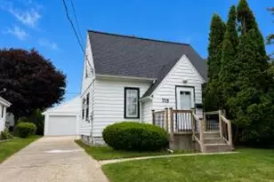 715 S 27th St, Manitowoc, WI 54220 - Photo 1