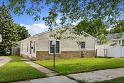 1409  Salem Rd, La Crosse, WI 54603 - Photo 1