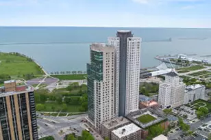 923 E Kilbourn Ave, Milwaukee, WI 53202 - Photo 1