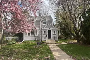 358 E Gauer Cir, Milwaukee, WI 53207 - Photo 1