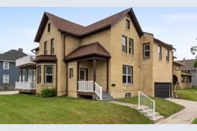 818 N 6th St, Manitowoc, WI 54220 - Photo 1