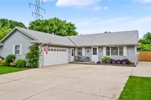 7950 S Cecily Dr, Oak Creek, WI 53154 - Photo 1
