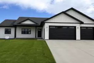 1361 Annapolis Dr, Holmen, WI 54636 - Photo 1