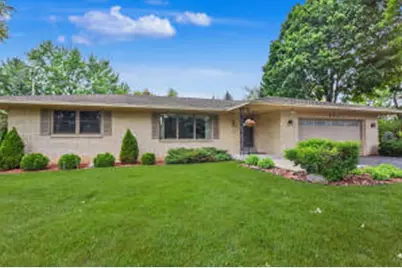 895  Copenhill Dr, Brookfield, WI 53186 - Photo 1