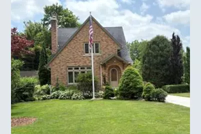 821 W Grand Ave, Port Washington, WI 53074 - Photo 1