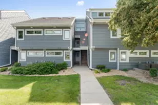 1522 Grandview Ct, Racine, WI 53139 - Photo 1