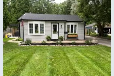 520 W Lincoln St, Oconomowoc, WI 53066 - Photo 1