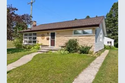 1421 N 5th St, Manitowoc, WI 54220 - Photo 1