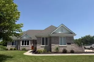 N36W22594 Long Valley Rd, Pewaukee, WI 53072 - Photo 1