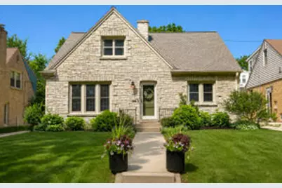 125 N 85th St, Wauwatosa, WI 53226 - Photo 1