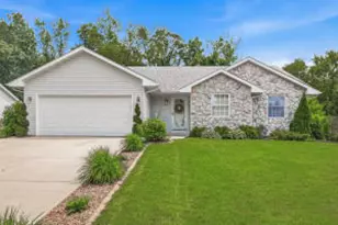 390 Garrison Dr, Lake Geneva, WI 53147 - Photo 1