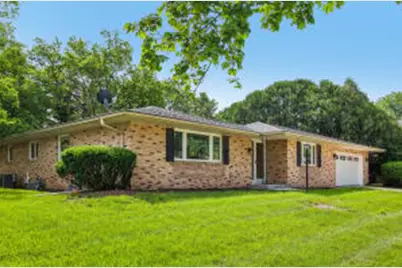 364  Robins Run, Burlington, WI 53105 - Photo 1
