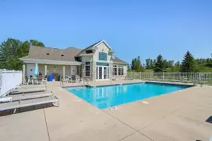 n17w26495 Meadowgrass Cir, Pewaukee, WI 53072 - Photo 1
