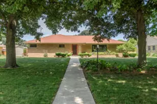 7642 W Honey Creek Pkwy, West Allis, WI 53219 - Photo 1