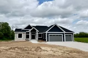 W256 S6421 Pheasant Run Dr, Vernon, WI 53189 - Photo 1